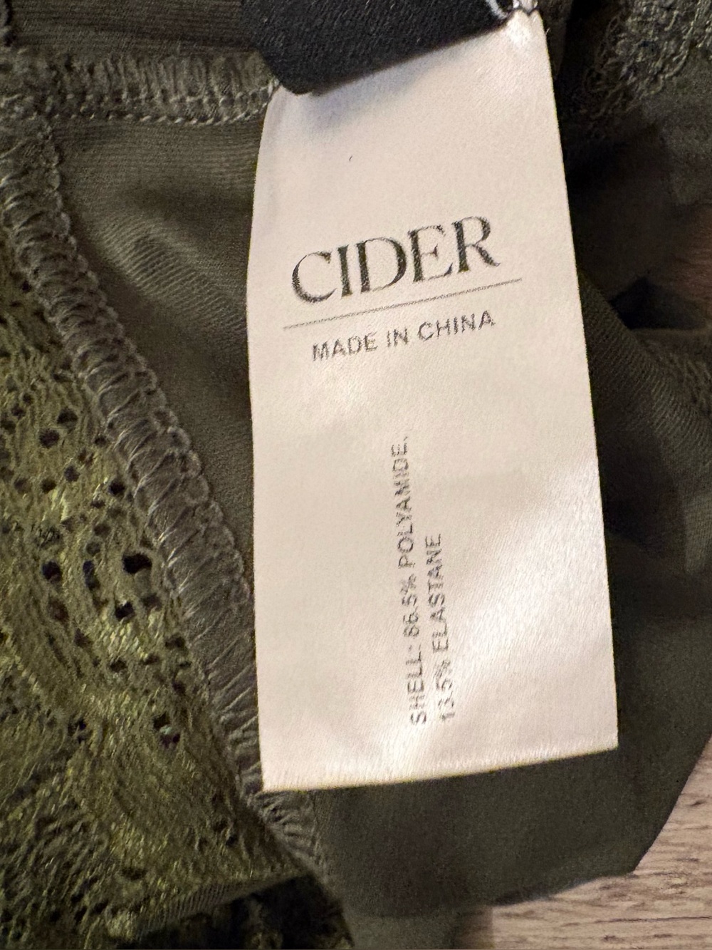 Cider Olive Green Lace V-Neck Crop Tank Top Size L - Picture 7 of 7